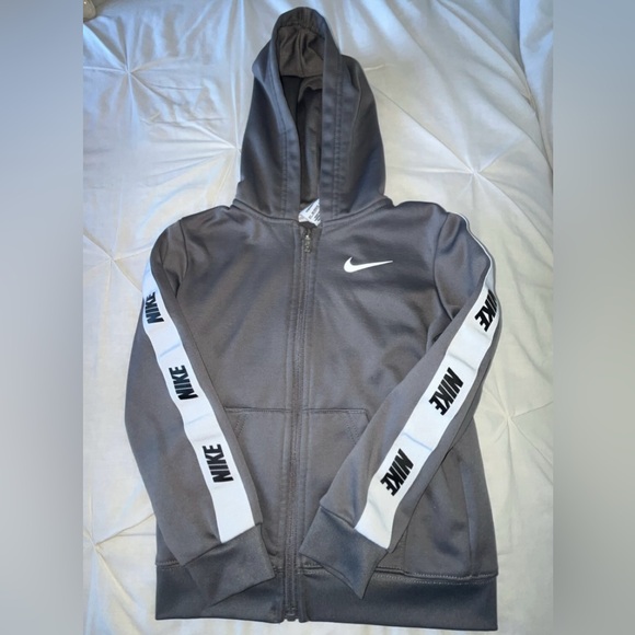 Boys Outdoor Wear Clothing Bundle SIZE 4T Nike Oshkosh B’gosh Old Navy - Picture 3 of 6